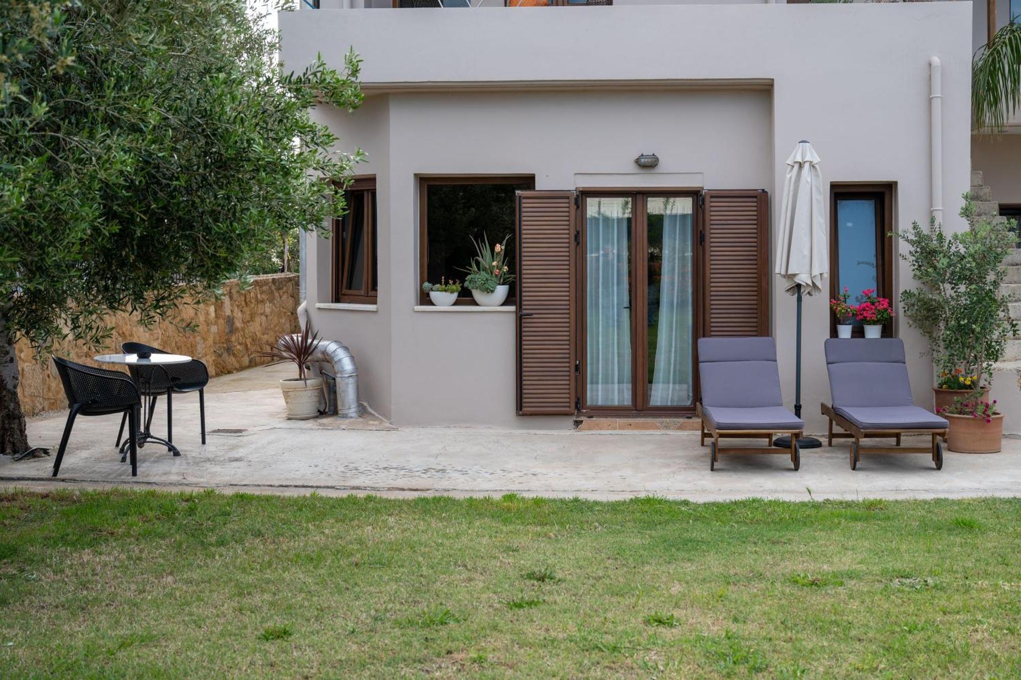 Natalia'S Apartment In Tavronitis Exterior photo